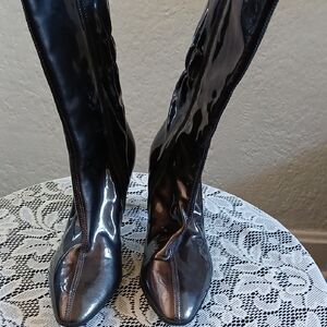 Aquatalia Black Heeled Paten  Boots Sleek Timeless Design